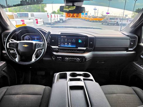 Used 2024 Chevrolet Silverado 2500 LT w/ Convenience Package AWD/4WD image 10