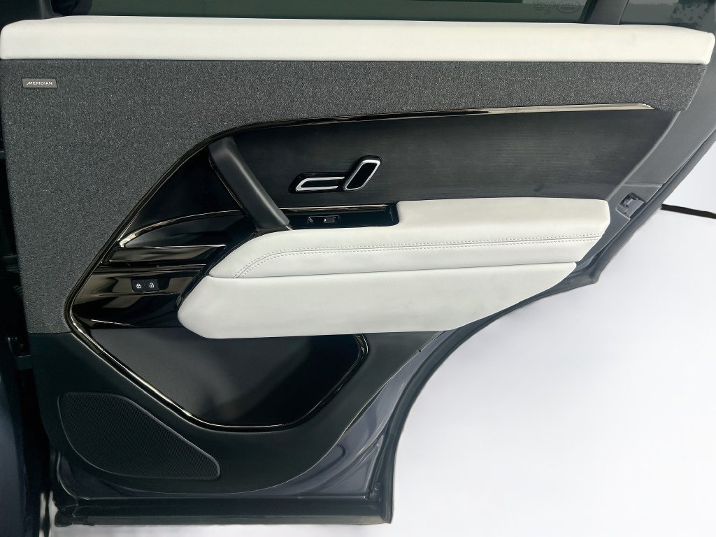 Certified 2026 Land Rover Range Rover Sport SE AWD/4WD image 26