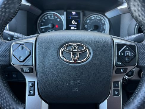 Certified 2023 Toyota Tacoma SR5 AWD/4WD image 22