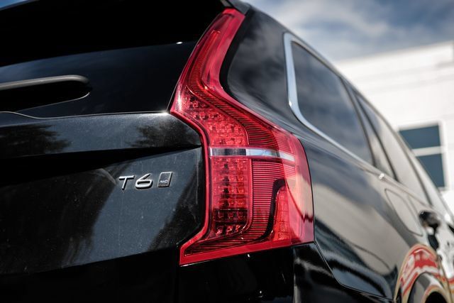 Used 2021 Volvo XC90 T6 Momentum AWD/4WD image 21
