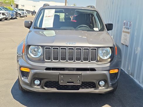 Used 2022 Jeep Renegade Latitude AWD/4WD image 2