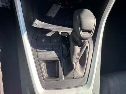 Used 2025 Toyota RAV4 XLE image 18