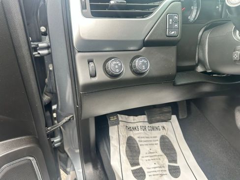 Used 2019 Chevrolet Tahoe LT image 24