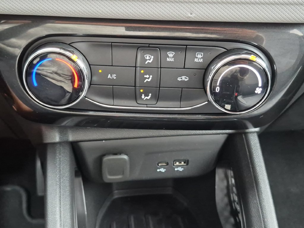 Used 2025 Chevrolet TrailBlazer LT AWD/4WD image 25