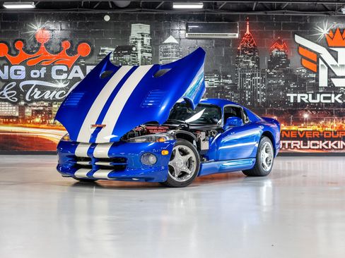 Used 1996 Dodge Viper GTS RWD image 2