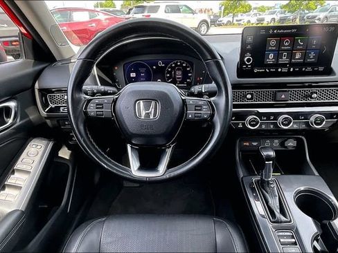 Used 2022 Honda Civic Touring image 8