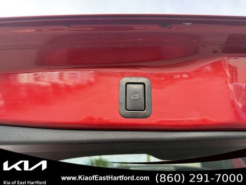 Used 2019 Toyota Highlander SE AWD/4WD image 17