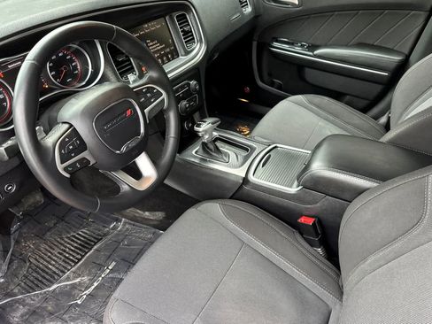 Used 2015 Dodge Charger SXT RWD image 11