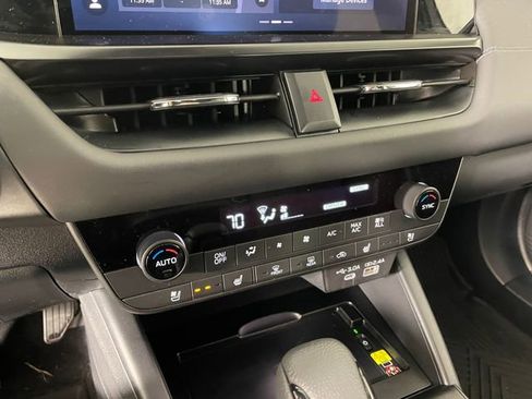 Used 2026 Subaru Outback Touring XT image 8