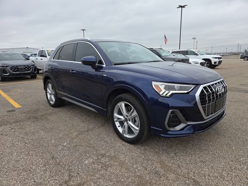 Used 2023 Audi Q3 2.0T Premium Plus w/ Premium Plus Package image 4