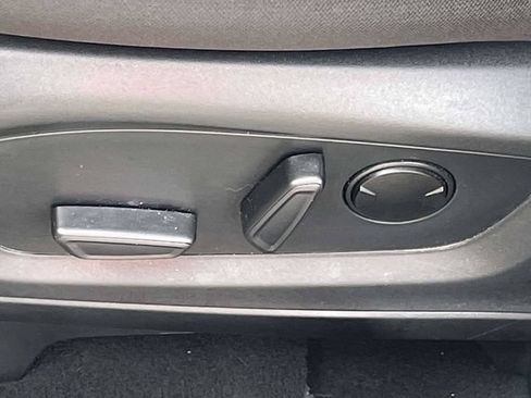 Certified 2024 Ford Explorer XLT RWD image 14