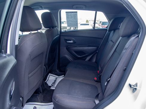 Used 2020 Chevrolet Trax LS image 24