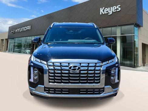 Used 2023 Hyundai Palisade Calligraphy w/ Cargo Package FWD image 2