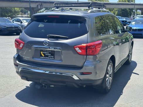 Used 2020 Nissan Pathfinder S FWD image 9