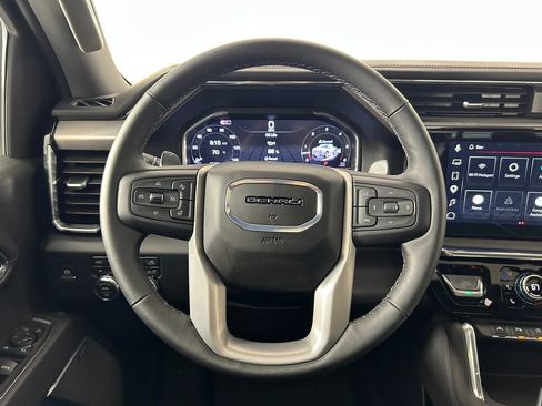 Used 2025 GMC Sierra 1500 Denali w/ Denali Reserve Package AWD/4WD image 11