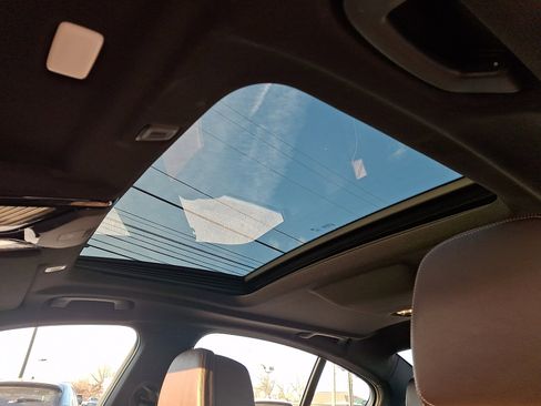 Used 2018 BMW 530i xDrive image 14