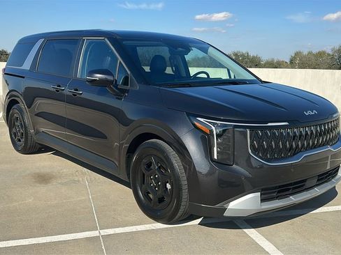 Used 2025 Kia Carnival LXS image 14