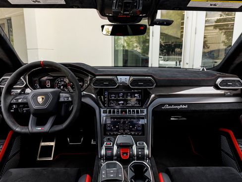 Used 2023 Lamborghini Urus Performante image 36