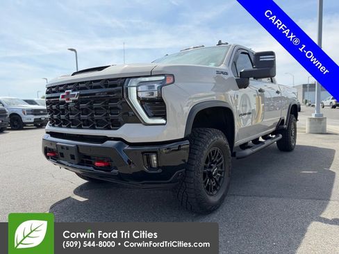 Used 2026 Chevrolet Silverado 2500 ZR2 w/ LPO, Dark Essentials Package AWD/4WD image 4