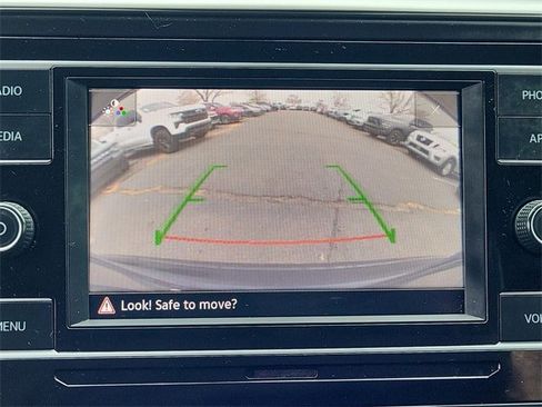 Used 2022 Volkswagen Atlas Cross Sport SE image 16