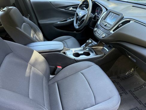 Used 2016 Chevrolet Malibu LT FWD image 15