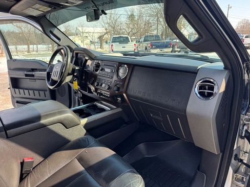 Used 2012 Ford F250 Lariat w/ Chrome Pkg image 17