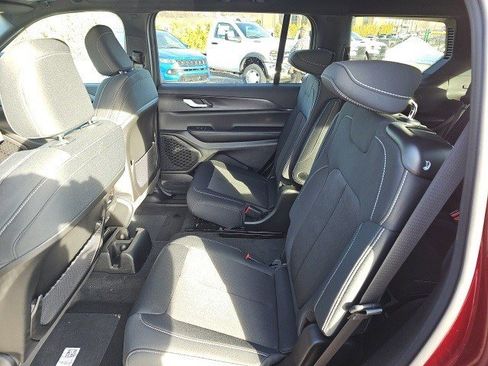 New 2025 Jeep Grand Cherokee L Laredo w/ Luxury Tech Group I image 19