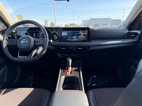 Used 2025 Nissan Kicks SR FWD image 26