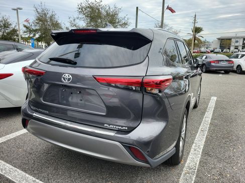 Used 2023 Toyota Highlander Platinum image 17