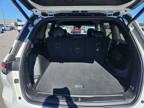 Used 2024 Jeep Grand Cherokee Limited image 23