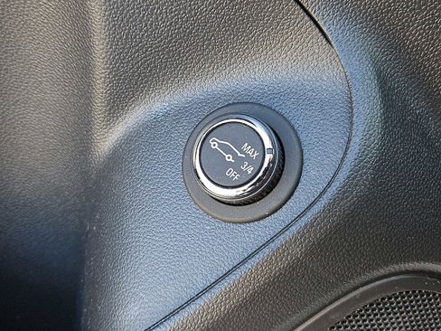 Certified 2022 Buick Encore GX Select w/ Sport Touring Package image 26