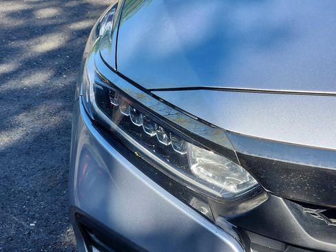 Used 2019 Honda Accord Sport image 2