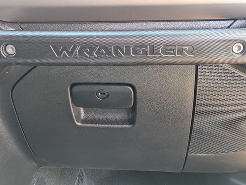 Used 2020 Jeep Wrangler Unlimited Sport AWD/4WD image 30