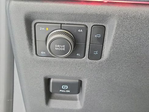 Used 2025 Ford Expedition Platinum AWD/4WD image 34