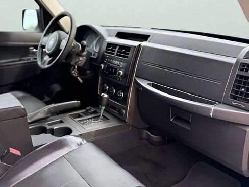 Used 2012 Jeep Liberty Sport AWD/4WD image 21