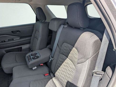 Used 2025 Nissan Pathfinder SV FWD image 37