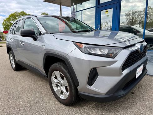 Used 2020 Toyota RAV4 LE AWD/4WD image 7