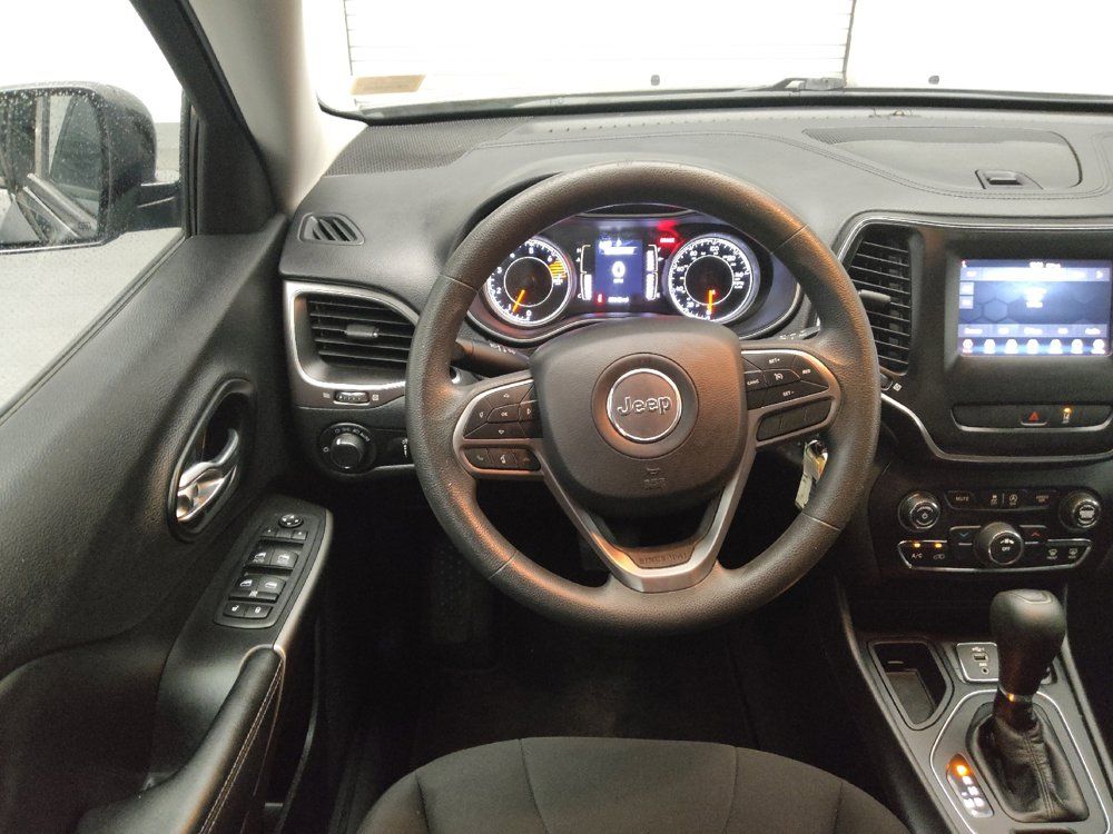 Used 2021 Jeep Cherokee Latitude FWD image 22