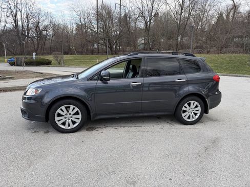 Used 2011 Subaru Tribeca Limited w/ PWR Moonroof Pkg image 14