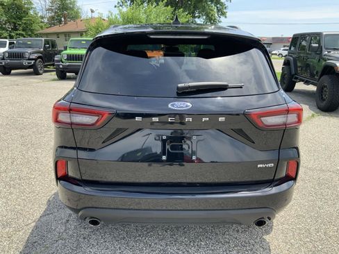 Used 2023 Ford Escape ST-Line w/ Tech Pack #1 AWD/4WD image 10