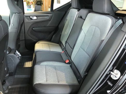 New 2025 Volvo XC40 B5 Core w/ Protection Package Premier image 28