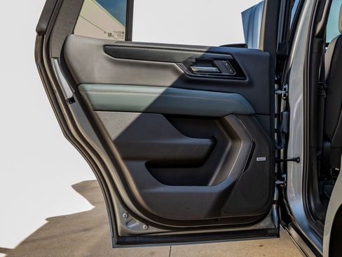 Used 2025 GMC Yukon AT4 w/ Premium Trailering Package image 37