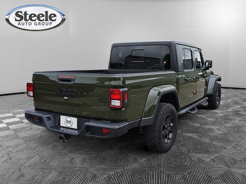 Used 2023 Jeep Gladiator Sport AWD/4WD image 5