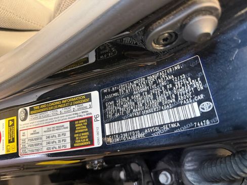 Used 2014 Toyota Camry LE FWD image 39