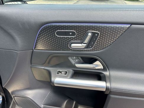 Used 2025 Mercedes-Benz GLA 250 4MATIC image 18