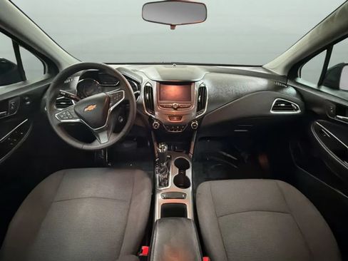 Used 2019 Chevrolet Cruze LS w/ LS Convenience Package FWD image 10