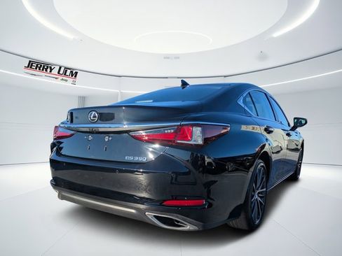 Used 2024 Lexus ES 350 w/ Premium Package image 3
