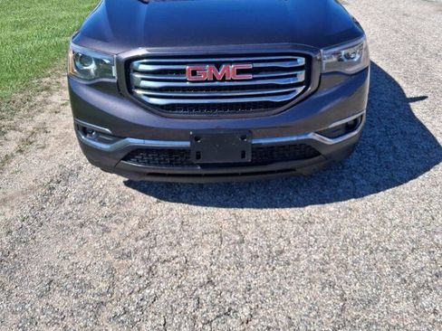 Used 2017 GMC Acadia SLT AWD/4WD image 2