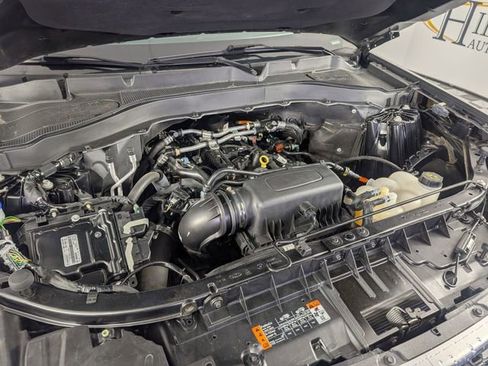 Used 2023 Ford Explorer XLT RWD image 37