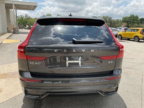 Certified 2024 Volvo XC60 B5 Core AWD/4WD image 6